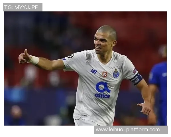 世界杯激战国米逆转波尔图红牌争议引发全场热议与数据分析