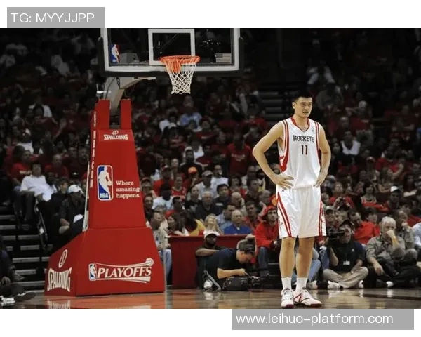 姚明的篮球生涯与影响力详解以及他在国际舞台上的成就与贡献