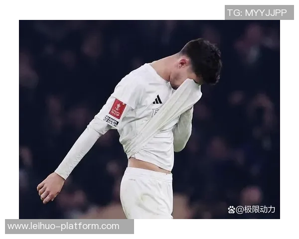 足总杯惊现冷门阿森纳与皇马激战成和争议判罚引发全场热议