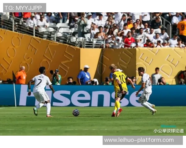 世界杯激战巴黎圣日耳曼逆转皇马红牌争议引发全场热议与十大精彩进球回顾