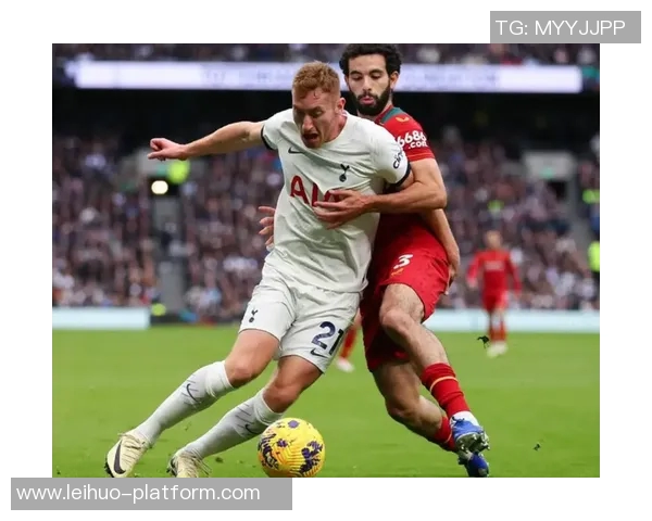 国王杯激战曼联与热刺平局瞬间引发全场热烈反响分析