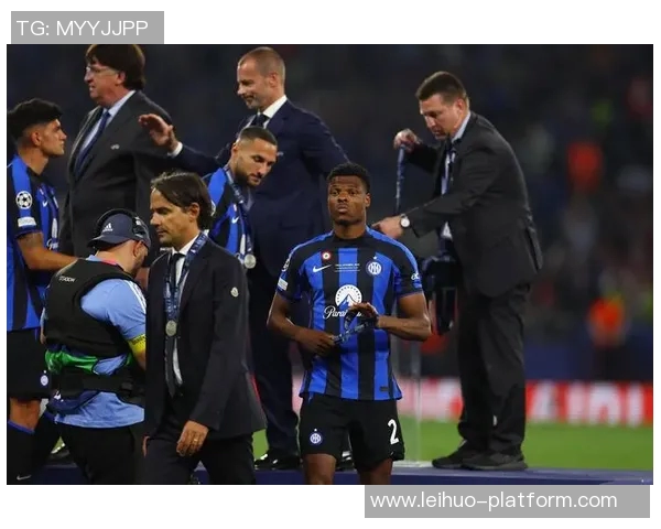 德甲惊现冷门波尔图逆转莱比锡乌龙球成关键时刻