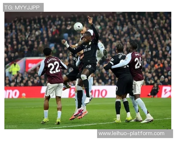 欧冠决战曼城狂胜曼联五球大捷争议判罚引发全场热议 欧冠决战曼城狂胜曼联五球大捷争议判罚引发全场热议